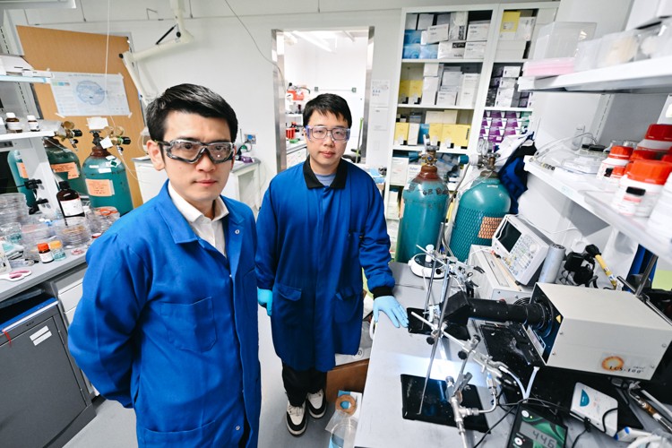 UChicago Pritzker School of Molecular Engineering Asst. Prof. Po-Chun Hsu and PhD student Yuanke Chen, a co-author of the new paper