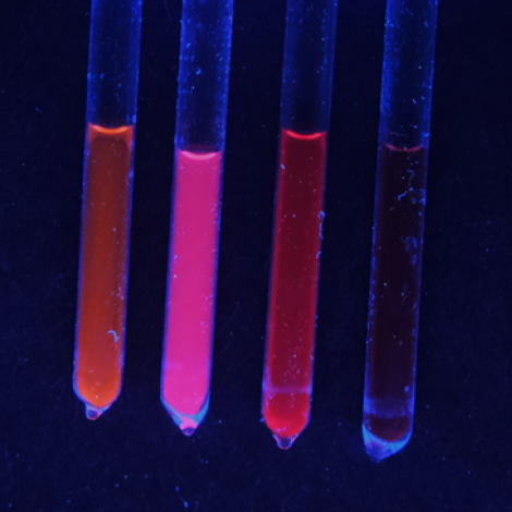 olloidal solution of GaAs nanocrystal solution under lumination of UV light