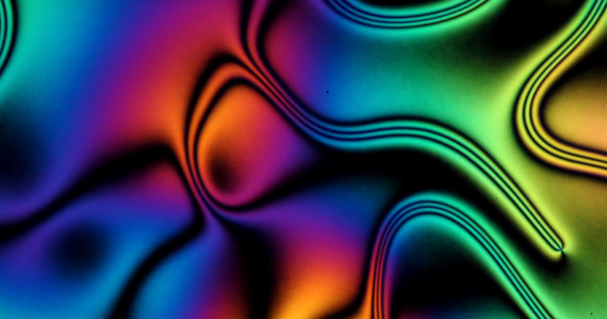 Liquid crystals create easy-to-read, color-changing sensors | Pritzker